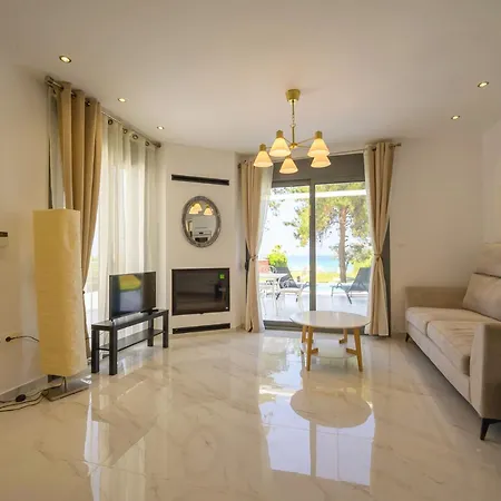 Aura Beachfront Private Pool Kriopigi