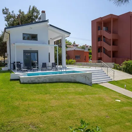 Casa vacanze Aura Beachfront Private Pool *