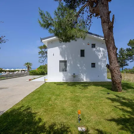 Aura Beachfront Private Pool Casa vacanze Kriopigi