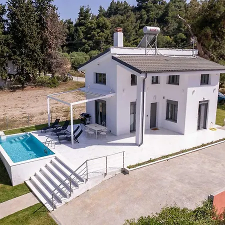 Aura Beachfront Private Pool Casa vacanze *