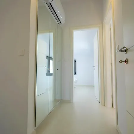 Aura Beachfront Private Pool كريوبيجي