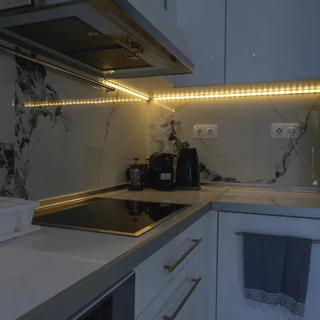 بيت للعطل Aura Beachfront Private Pool كريوبيجي