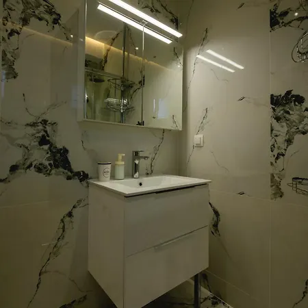 Aura Beachfront Private Pool بيت للعطل