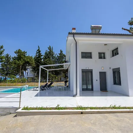 Aura Beachfront Private Pool