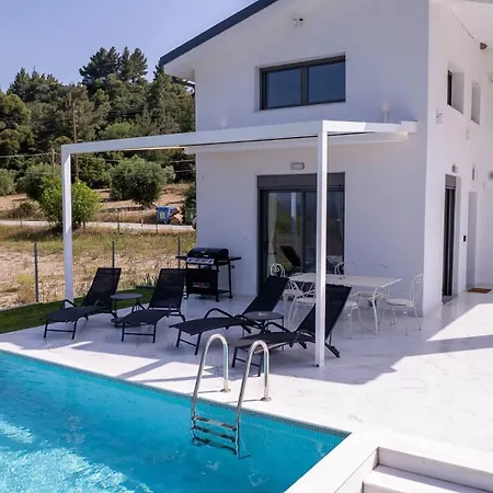 Aura Beachfront Private Pool * كريوبيجي