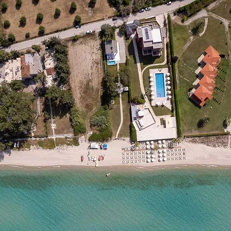 Aura Beachfront Private Pool بيت للعطل