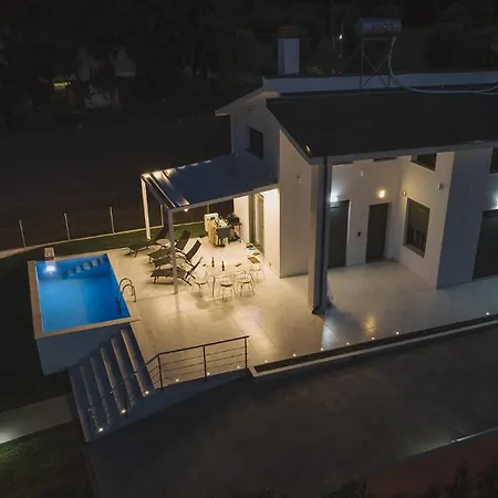Aura Beachfront Private Pool * Kriopigi