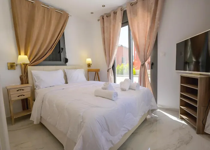 Aura Beachfront Private Pool