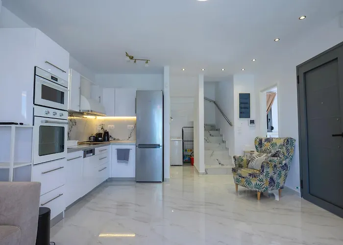 Σπίτι διακοπών Aura Beachfront Private Pool