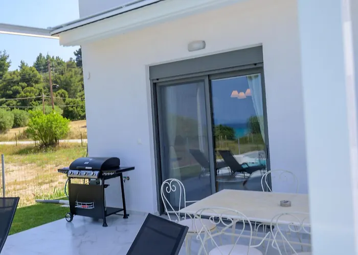 Aura Beachfront Private Pool