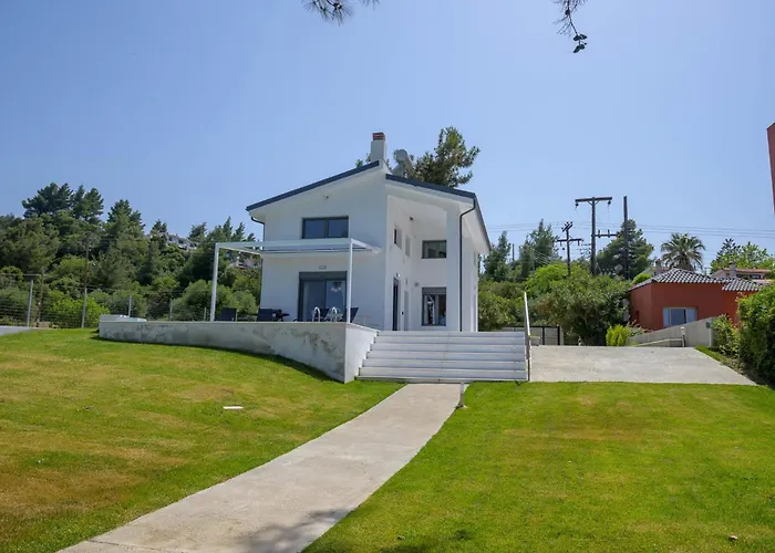 Aura Beachfront Private Pool *