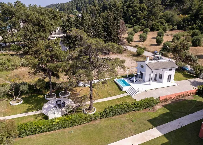 Aura Beachfront Private Pool Κρυοπηγή