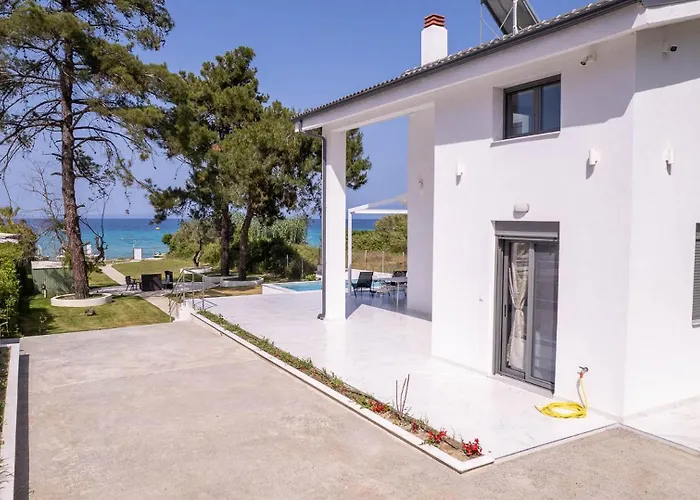 Aura Beachfront Private Pool