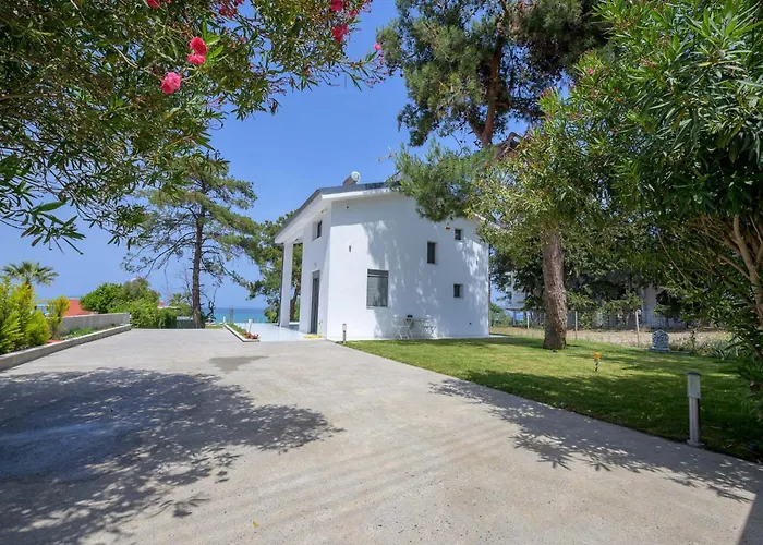 Aura Beachfront Private Pool Κρυοπηγή