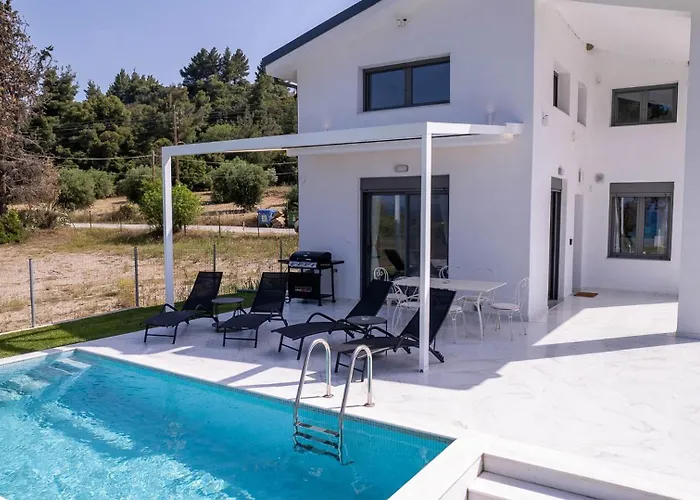 Aura Beachfront Private Pool * Κρυοπηγή