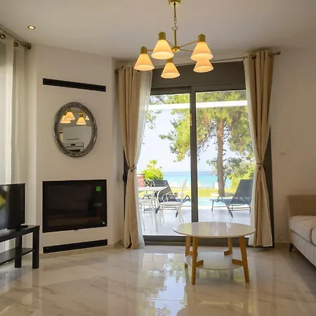 Nyaraló Aura Beachfront Private Pool