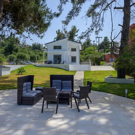 Aura Beachfront Private Pool *