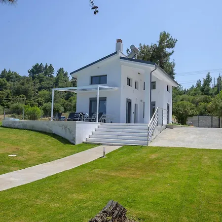 Nyaraló Aura Beachfront Private Pool