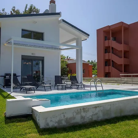 Nyaraló Aura Beachfront Private Pool Kriopijí