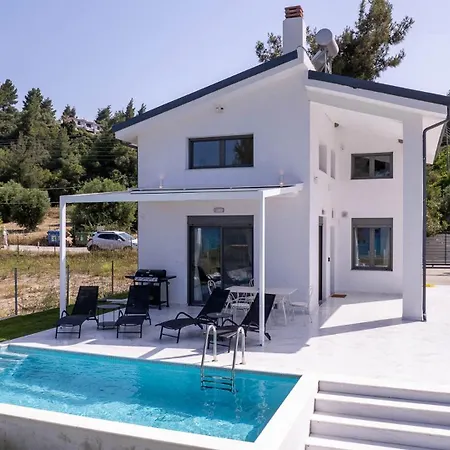 Nyaraló Aura Beachfront Private Pool *