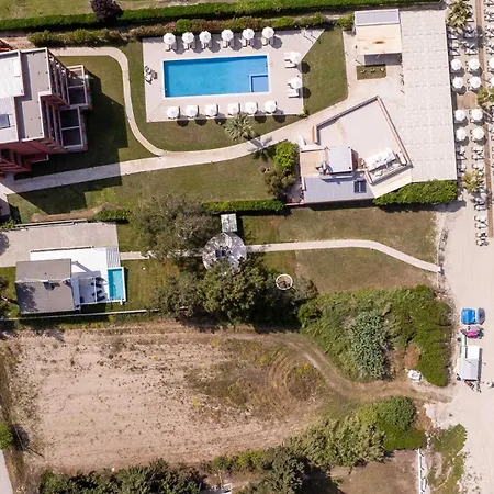 Aura Beachfront Private Pool Nyaraló *