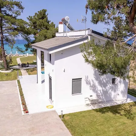 Nyaraló Aura Beachfront Private Pool *