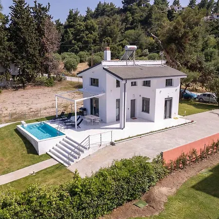 Nyaraló Aura Beachfront Private Pool Kriopijí