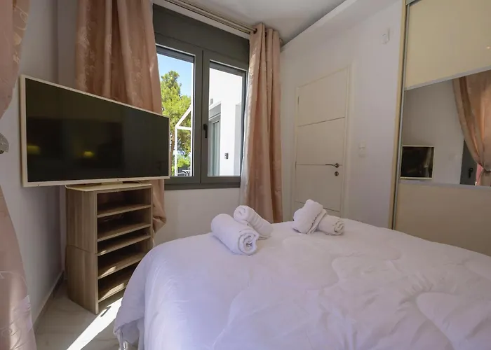 Aura Beachfront Private Pool Ferienhaus Kriopigi