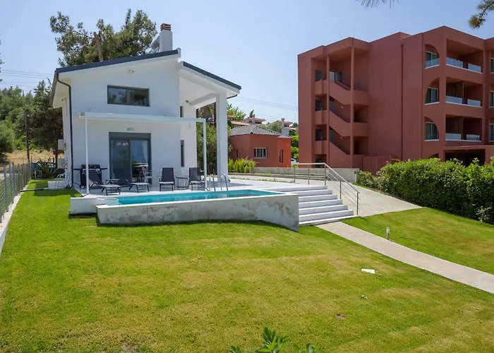 Ferienhaus Aura Beachfront Private Pool *