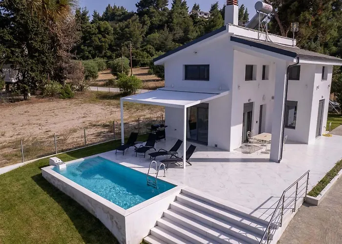 Aura Beachfront Private Pool Ferienhaus