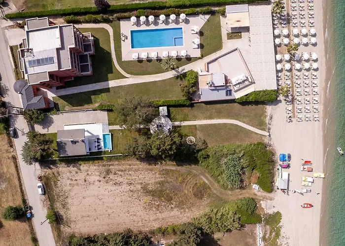 Aura Beachfront Private Pool Ferienhaus *