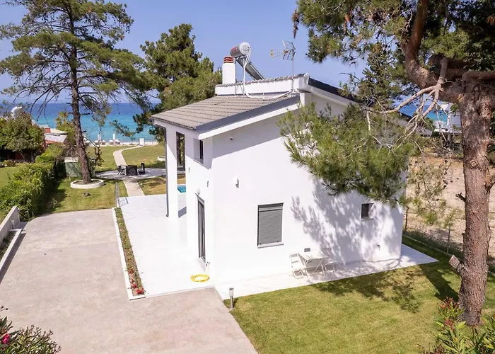 Ferienhaus Aura Beachfront Private Pool *