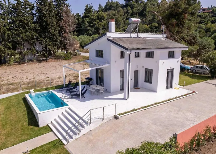 Aura Beachfront Private Pool Ferienhaus *