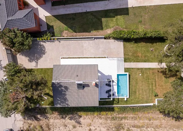 Aura Beachfront Private Pool Ferienhaus *